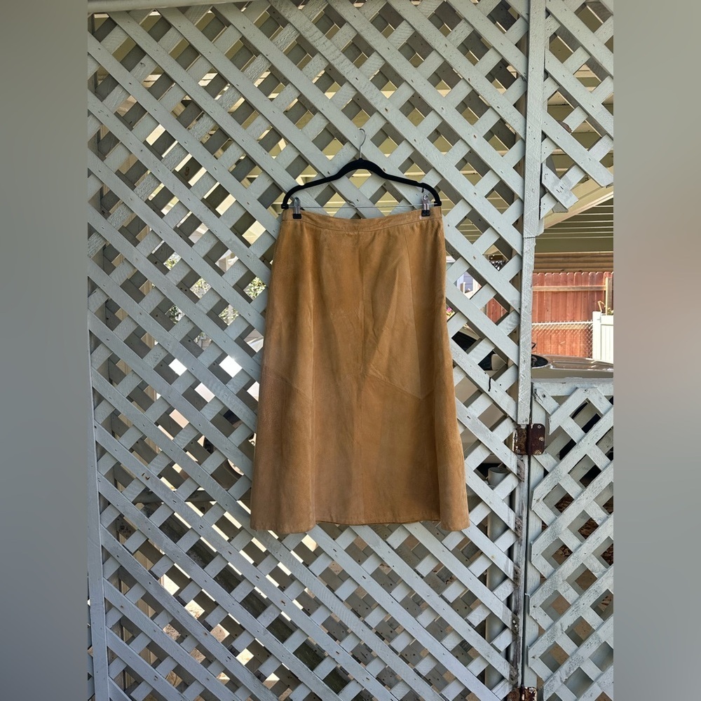 ⭐️Terry Lewis suede skirt